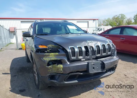 2016 Jeep Cherokee Latitude z USA, uszkodzony, nr VIN 1C4PJMCS2GW360748